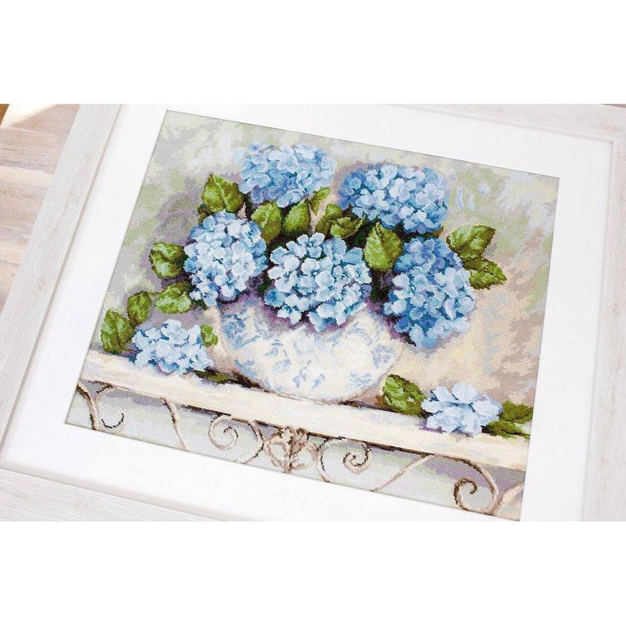 Luca-s Hydrangeas B2328L Counted Cross Stitch Kit